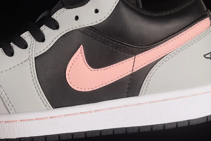 All Categories Air Jordan Jordan Series Basketball Shoes Air Jordan 1 Low Air Jordan 1 Low AJ1 Joe 1 White Black Pink Sports Culture Basketball Shoes 553558-062